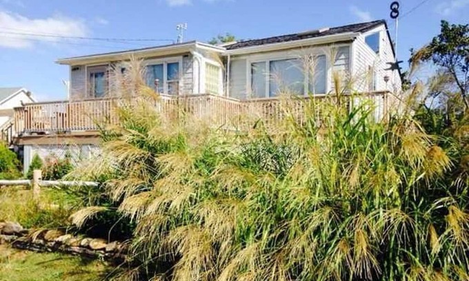 Lindenhurst House | 2BR Lindenhurst Ryder Cup Rental Prime location!