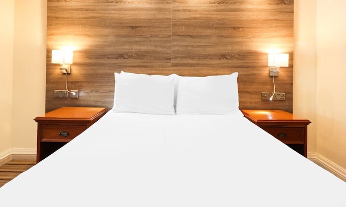 Bradford Apartment | Bradford|Bridal Suite