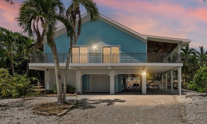 Longbeach Village House | Peacock Place LBK - Gorgeous 3-bedroom house in Longboat Key