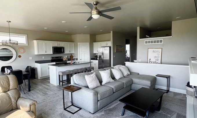 Ankeny House | Charming 4-bedroom house in Ankeny with AC