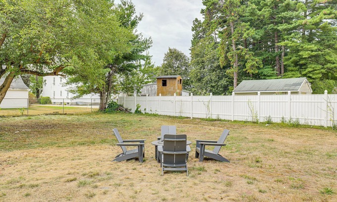 Manchester Apartment | BBQ Ready: Historic Apt 3 Mi to Dtwn Manchester