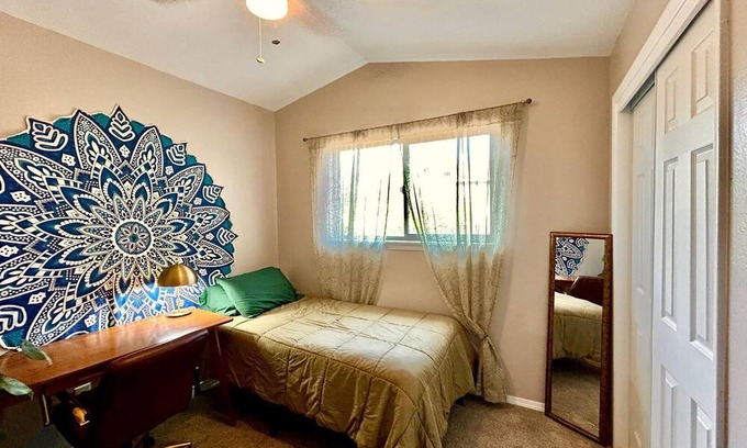 Northeast Heights House | Cozy 3-Bedroom Getaway with Yard, Driveway and Garage