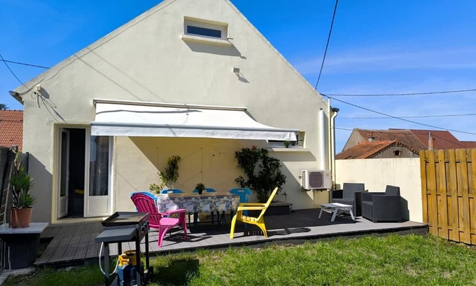 Bransat Cottage | Family home in the heart of Allier with enclosed garden, parking, and air conditioning