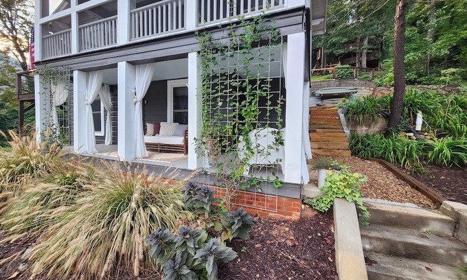 Chimney Rock House | Chow Phun Palace, it's cool, it's quirky and it's beautiful.book today!