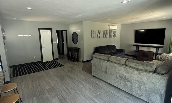 Iowa City House | 5 minute walk to Kinnick Stadium! Perfect GAMEDAY stay!nSpacious 4-bedroom house