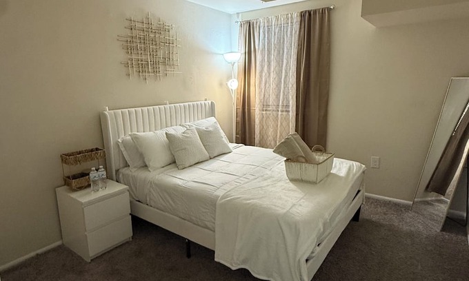 Silver Spring Apartment | Charming 1-bedroom apartment with AC, fitness room in brilliant Silver Spring