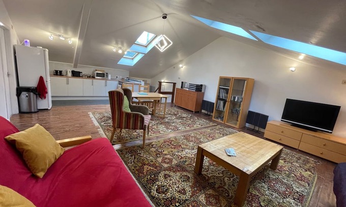 Clayton Bed & Breakfast | Barn apartment 1 Bedroom + 2 Futon in Lounge
