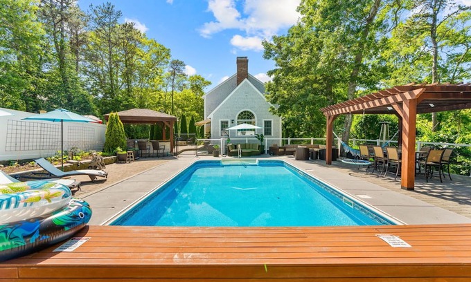 Barnstable House | Family Escape Luxury Retreat with Heated Pool&Firepit