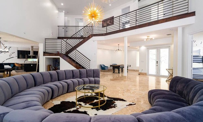 Dania Beach Apartment | 5000sf Luxury Mansion | Pool & Game Room