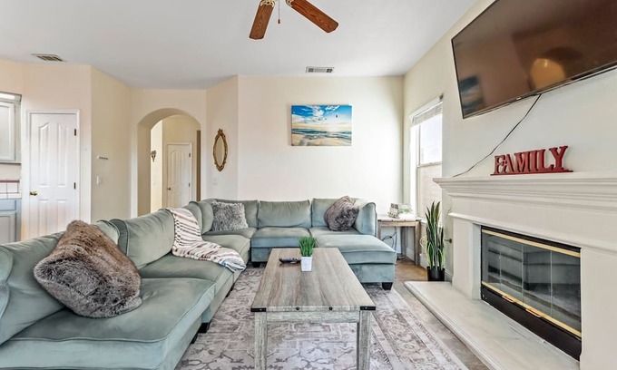 Elk Grove House | Spacious 5BD 3BR Home with Pool table & Air hockey table in Safe Neighborhood