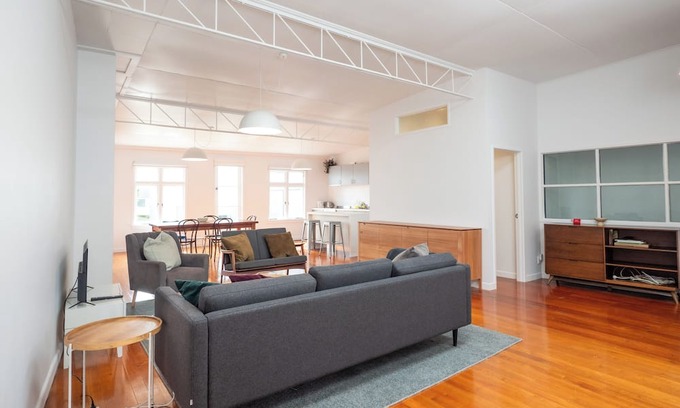 Eden Terrace Apartment | CBD Fringe Gem -Close to K’ Rd, Ponsonby & Transit