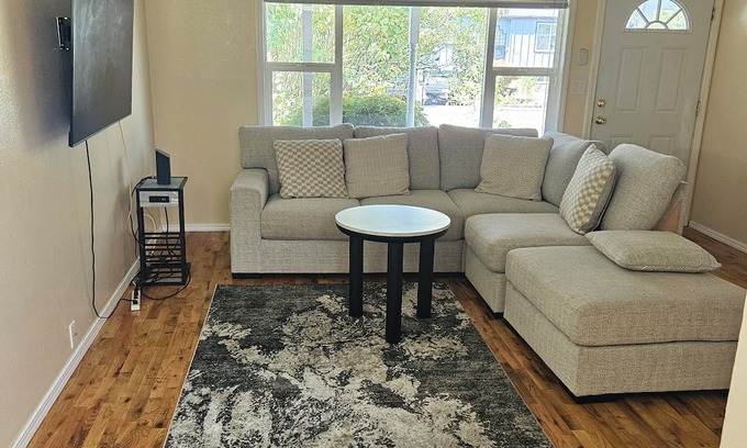 Federal Way House | Enjoyable 4-bedroom house in Federal Way nIt has Beutyfull patio for relaxing