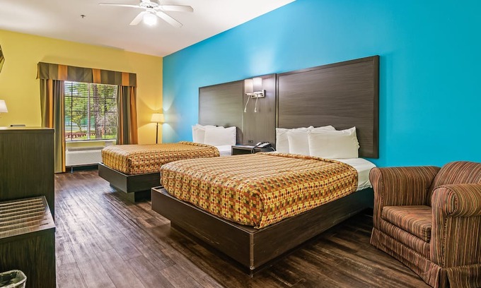 Crawfordville Hotel | 2 Queen Beds Non-Smoking Pet-Friendly – Spacious Stay at Wildwood Inn