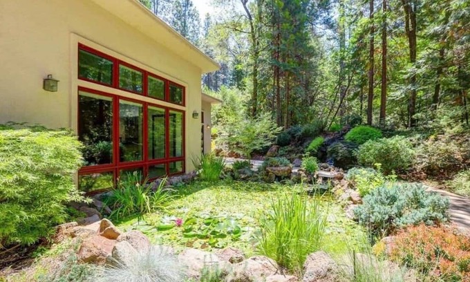 Nevada City House | Hoothaus-secluded, eco home close to trails & town