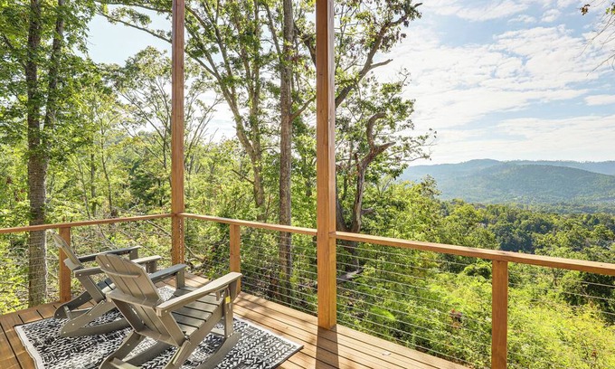 Weaverville House | 12 Mi to Asheville: Mtn-View Gem in Weaverville