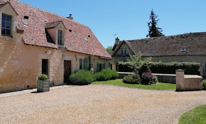 Saint-Germain-des-Grois Bed & Breakfast | Cosy guest house - relaxation, games and conviviality