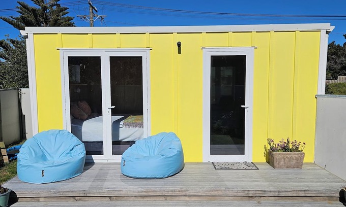 Foxton Beach Apartment | Custard Square Holiday StudionA sweet retreat by the beach