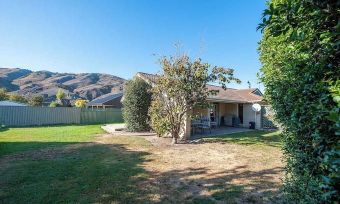 Lowburn House | Entire Holiday Home! Great large private space