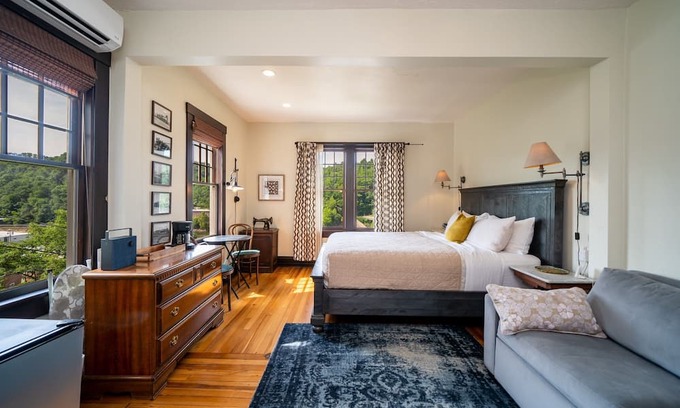 Marshall Cabin | Marshall Inn Riverview Guestroom, Walk Downtown