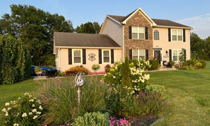 Stockwell House | Only 3.3 miles from Ironman Raceway!