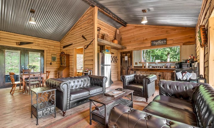 Lynx Cabin | Sleeps 4| Private Bathroom | Stunning Views