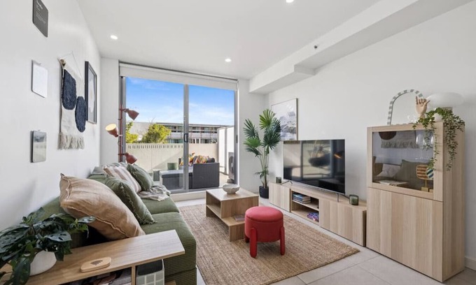 Mascot Apartment | Family Penthouse Apt Lvl 13 w/2 Carparks @Airport