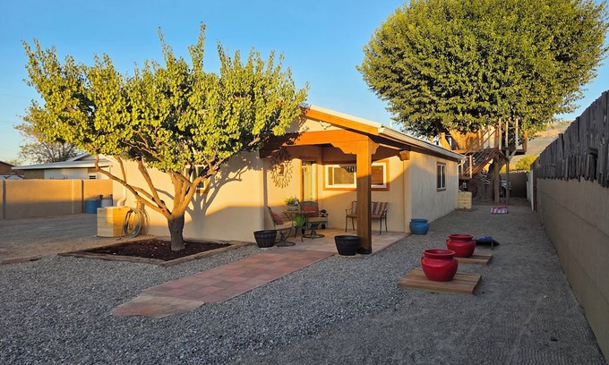Bernalillo Other | Charming 2-bedroom farmhouse between Albuquerque and Santa Fe.