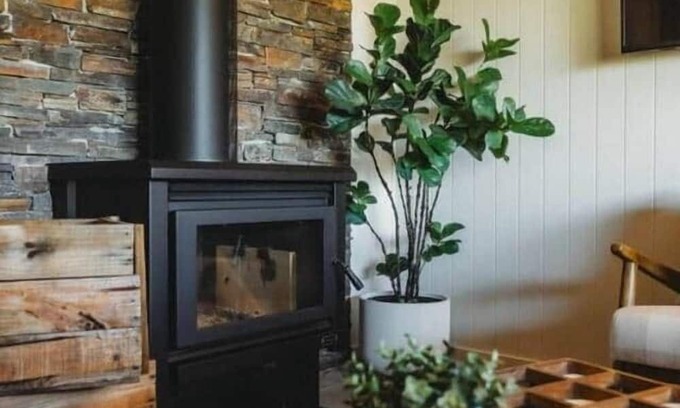 Bunburra House | Sugarloaf Luxury Farmhouse Cabin