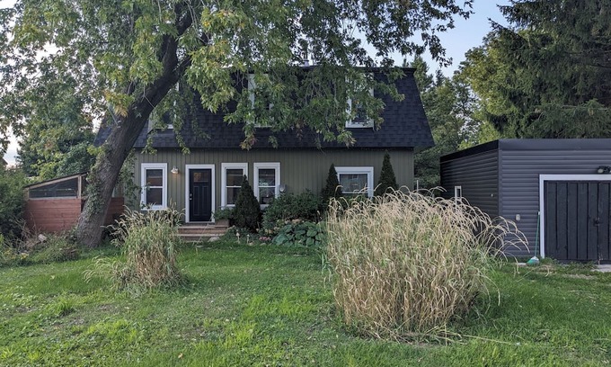 Grey Highlands House | Grey Highlands short drive to skiing and hiking
