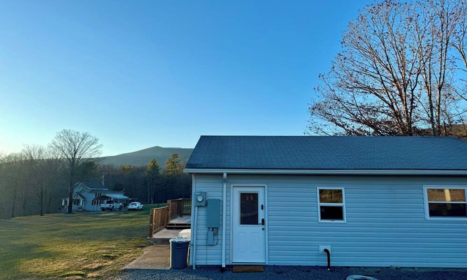 Covington Cottage | Charming 1-bedroom cottage in Covington with AC