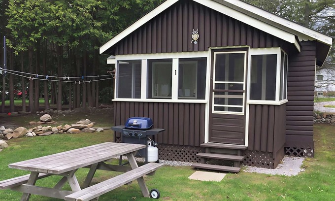 Bobcaygeon House | 2-Bedroom Cottage #1 - Ambleside