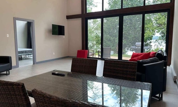 Lakefield Cabin | 3-bedroom Lakefront Villa #7