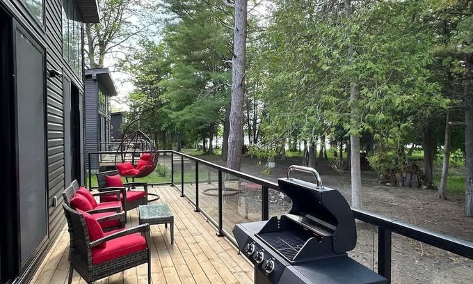 Lakefield Cabin | 3-bedroom Lakefront Villa #5