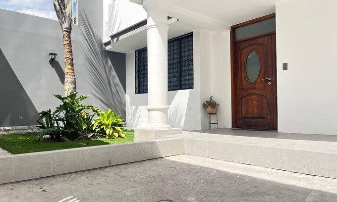 Caranqui Condo | Suites Los Sauces Elegancia y Confort