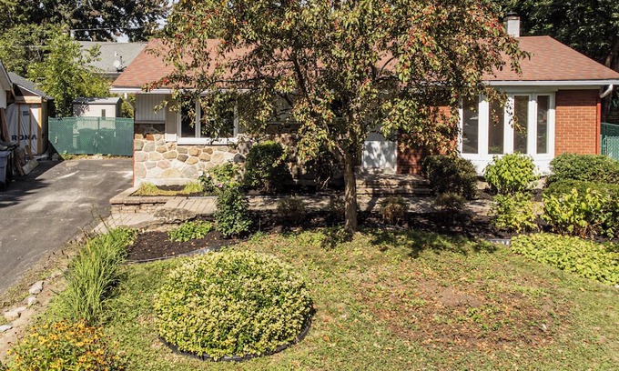 Saint-Bruno-de-Montarville House | Charming, well-maintained 3-bedroom home!