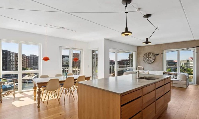 Sydhavnen Apartment | Modern 2BR Waterfront Apt