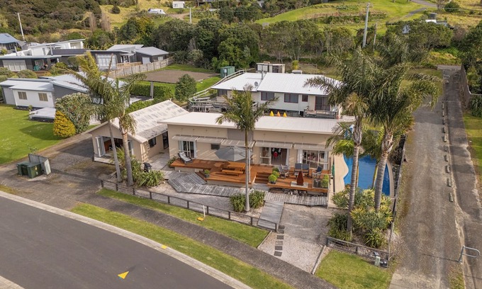 Whangapoua House | Family Tides Retreat - Whangapoua Holiday Home
