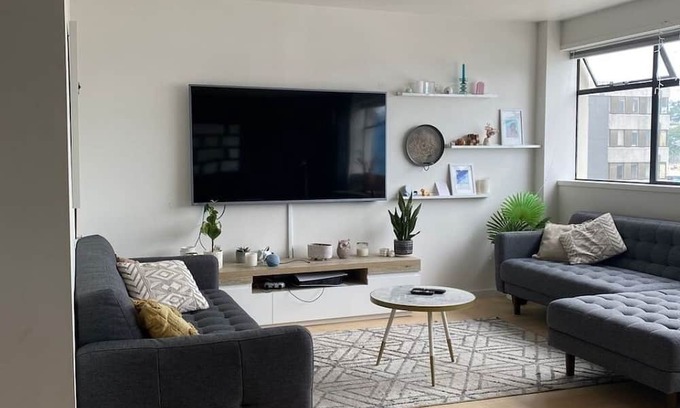 Wellington Apartment | Stylish Wellington Sanctuary with Free Car Parking & WiFi
