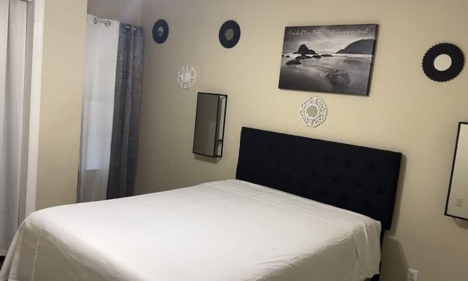 Bainbridge Apartment | Lovely clean 2-bedroom apartment with AC near downtown Bainbridge