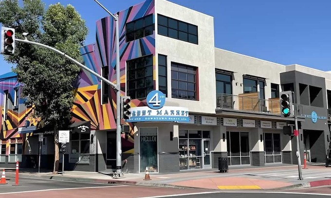 Lyon Street Apartment | Bright Condo 10 Min from Disneyland With Pool & GYM