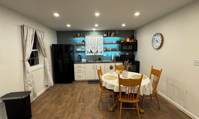Witmer Apartment | Charming guest suite only 3 miles from Sight & Sound Theater.