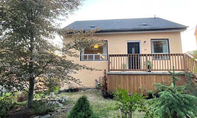 Islington - City Centre West Apartment | Cozy house 4 min walk from Kipling station and 10 min drive from airport