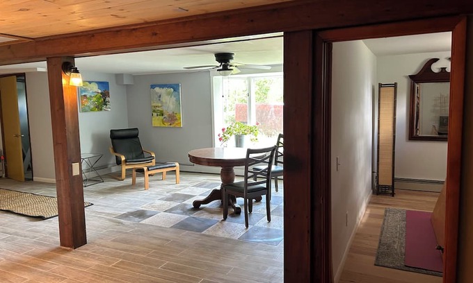 Greenwich Apartment | Tranquil Retreat, 2-bedroom apartment freshly renovated with Private Drive/Entry