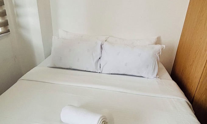 Iloilo Condo | Peaceful Escape with City Convenience