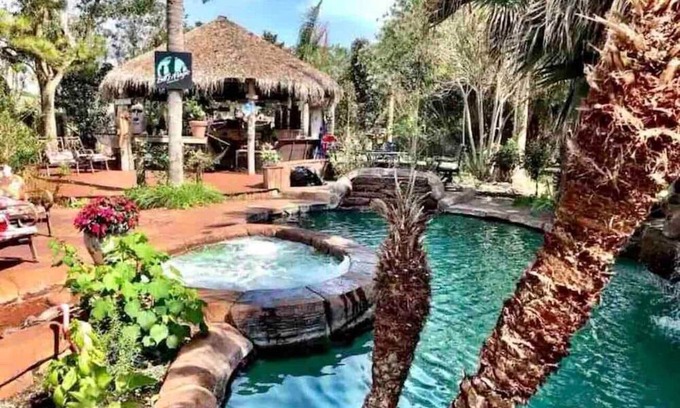 Pearland House | The Most Interesting House in Texas