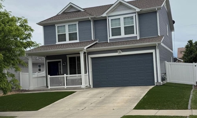 Green Valley Ranch House | Spacious 3-bed, 2.5-bath home. including washer, dryer, office and patio grill.