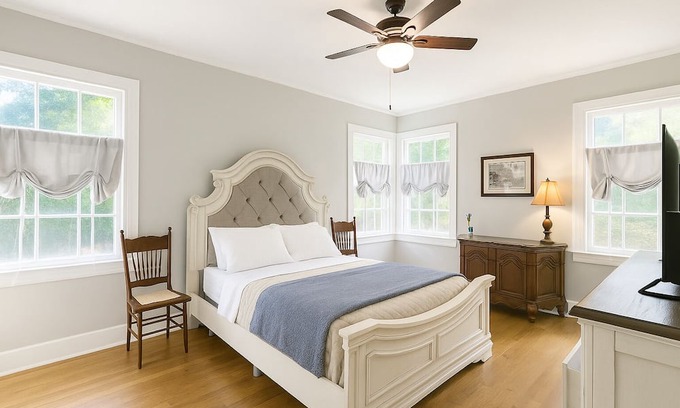Meridian House | Peaceful 2-bedroom house with AC in charming Meridian