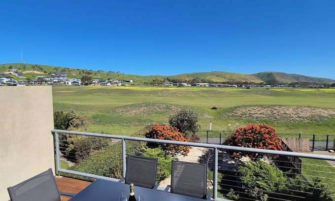 Normanville House | 19th Hole - Tee off & unwind in style at Lady Bay