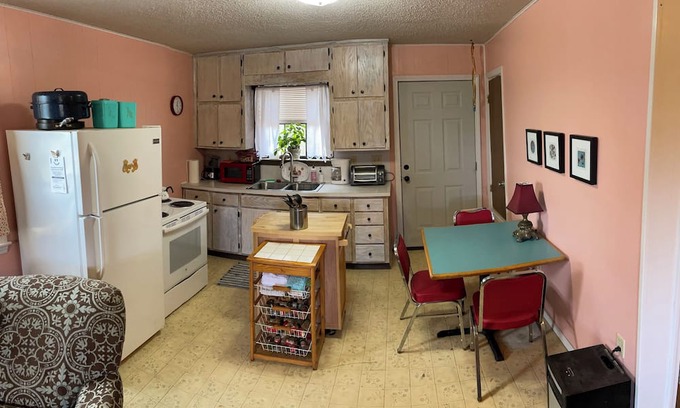 Dardanelle House | The May House, 2-bedroom Dardanelle country home with a gorgeous view