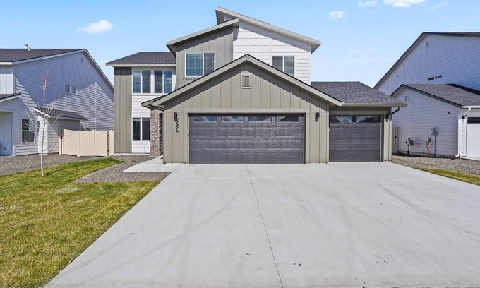 Nampa House | 6BR Retreat with Playground, Basketball & Sleeps 22